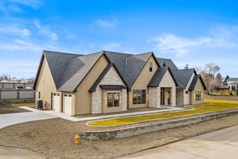 Effortless Elegance: Professional Advice on Maintaining Painted Surfaces image